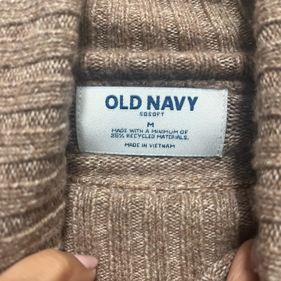 Old navy sosoft medium stretch Women's Tan Turtleneck Sweater medium - Picture 4 of 4